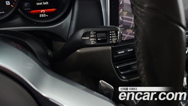 Porsche Macan 2019 — Şəkil 15/32
