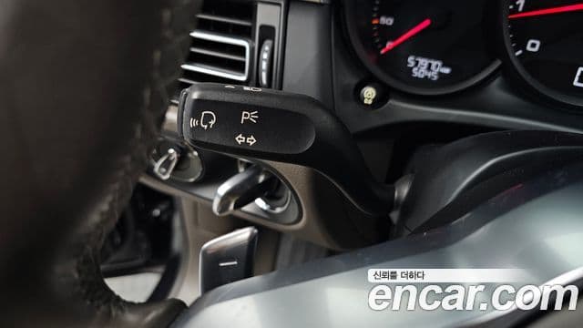 Porsche Macan 2019 — Şəkil 24/32