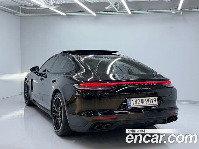 Porsche Panamera 2021 — Photo 8/20