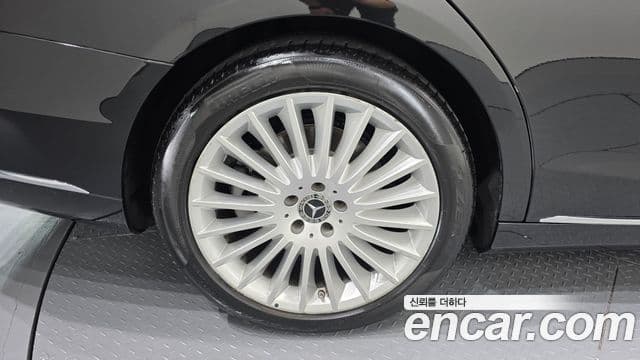 Mercedes-Benz S-Class 2019 — ფოტო 5/20
