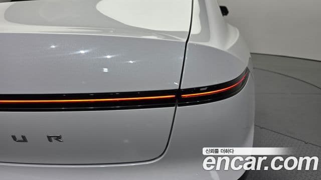 Hyundai Grandeur Hybrid 2023 — Photo 2/37