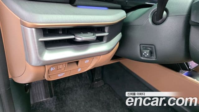Hyundai Grandeur Hybrid 2023 — Photo 21/37