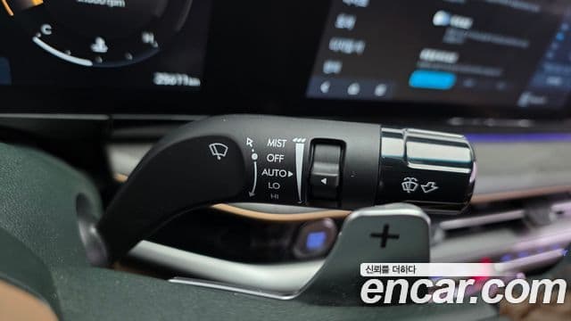 Hyundai Grandeur Hybrid 2023 — Photo 28/37