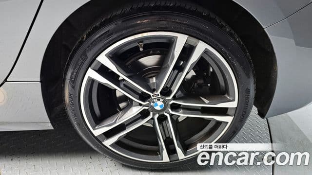 BMW 1 Series 2022 — ფოტო 25/36