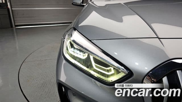 BMW 1 Series 2022 — ფოტო 31/36
