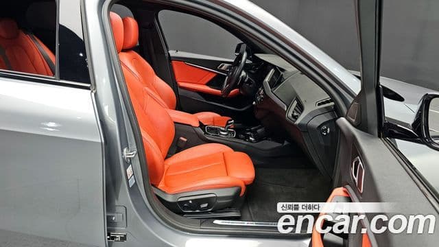 BMW 1 Series 2022 — ფოტო 18/36