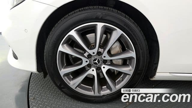 Mercedes-Benz E-Class 2019 — ფოტო 5/20