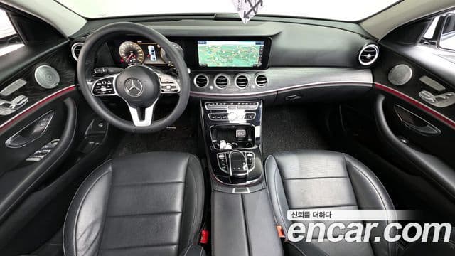 Mercedes-Benz E-Class 2019 — ფოტო 7/20