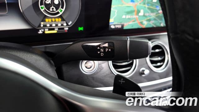 Mercedes-Benz E-Class 2019 — ფოტო 9/20