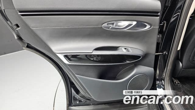 Genesis GV70 2022 — Şəkil 29/31