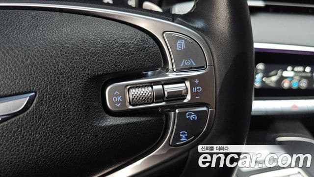 Genesis GV70 2022 — Şəkil 1/31