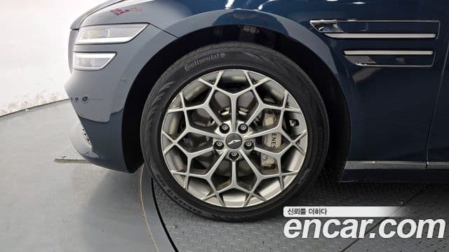 Genesis Electrified G80 2022 — ფოტო 5/20