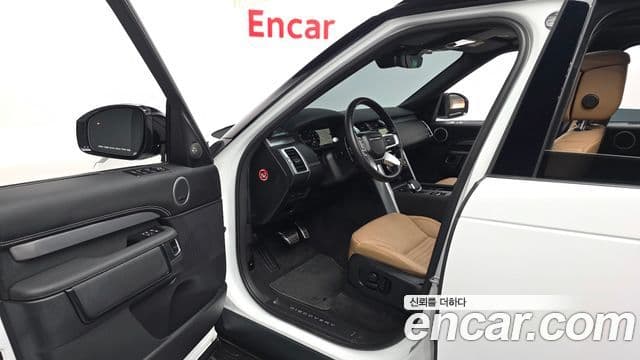 Land Rover Discovery 5 2024 — фото 10 из 20