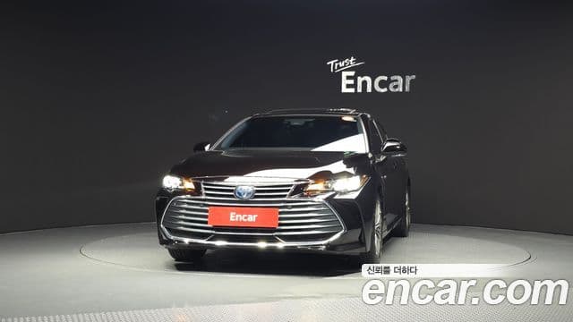 Toyota Avalon 2018 — Фото 3/20