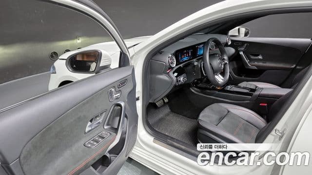 Mercedes-Benz A-Class 2024 — ფოტო 10/20