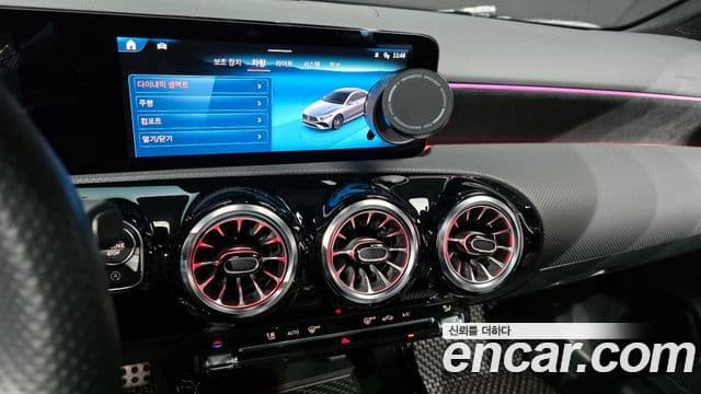 Mercedes-Benz A-Class 2024 — ფოტო 17/20