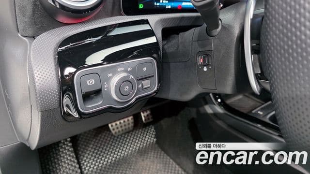 Mercedes-Benz A-Class 2024 — ფოტო 19/20