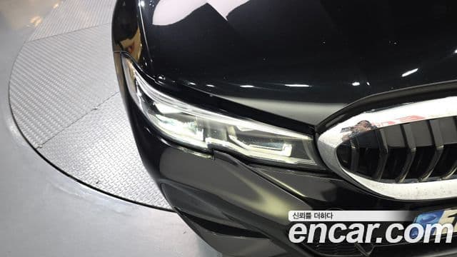 BMW 3 Series 2021 — ფოტო 11/34