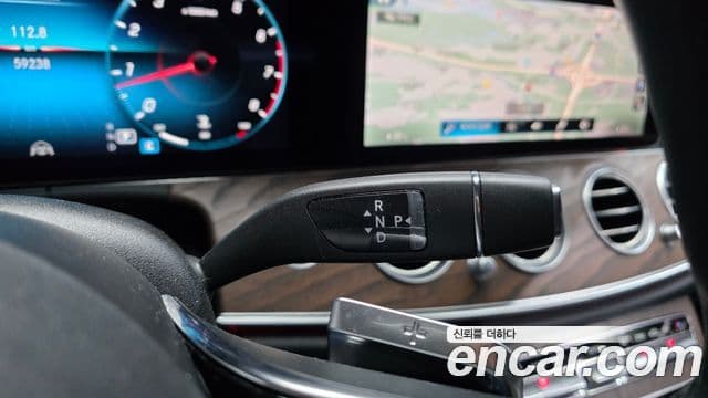 Mercedes-Benz E-Class 2022 — фото 7 из 20