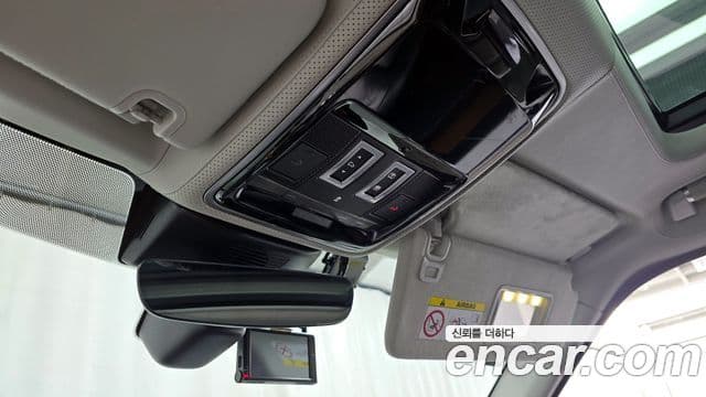 Land Rover Range Rover 2020 — ფოტო 4/20
