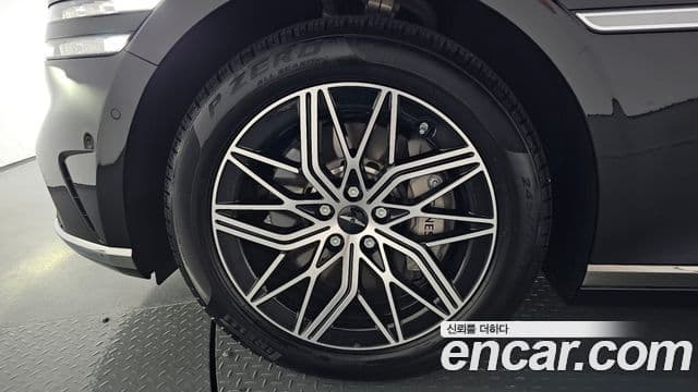 Genesis G90 2024 — Photo 26/36