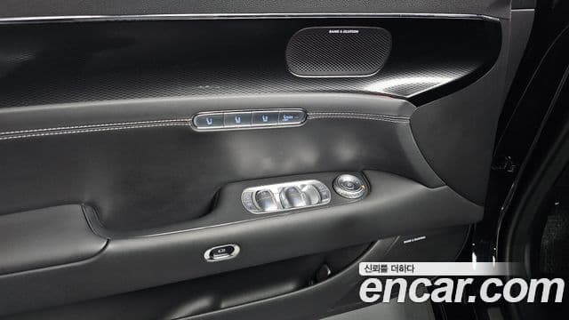Genesis G90 2024 — Photo 32/36