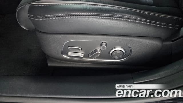 Genesis G90 2024 — Photo 22/36