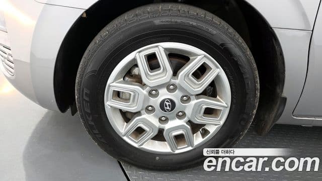 Hyundai Staria 2024 — фото 5 из 20