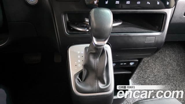 Hyundai Staria 2024 — Şəkil 9/20