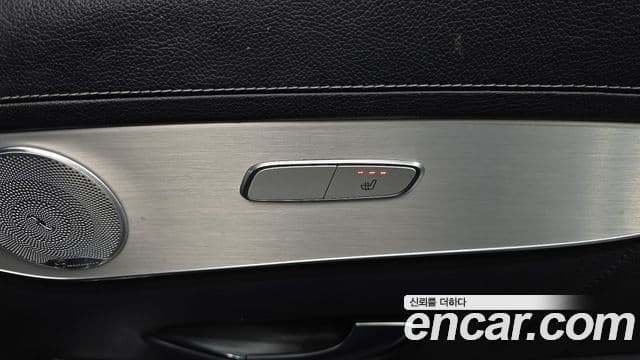 Mercedes-Benz GLC-Class 2019 — Şəkil 18/20