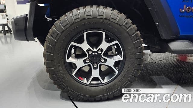 Jeep Wrangler 2021 — ფოტო 5/20