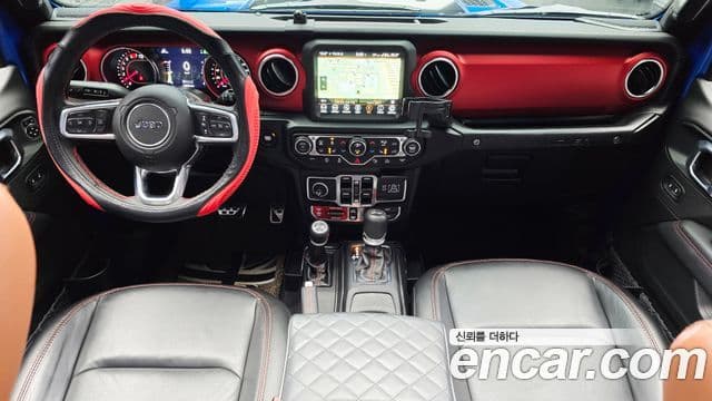 Jeep Wrangler 2021 — ფოტო 7/20