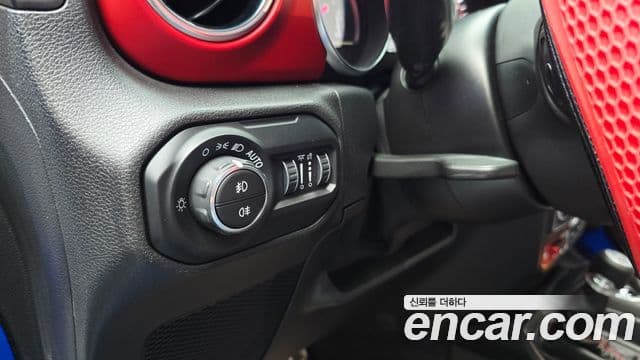 Jeep Wrangler 2021 — фото 14 из 20