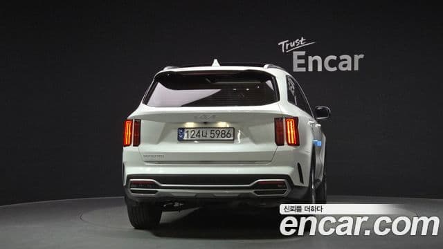 Kia Sorento 2023 — Фото 4/20