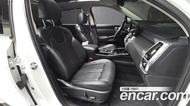 Kia Sorento 2023 — Фото 11/20