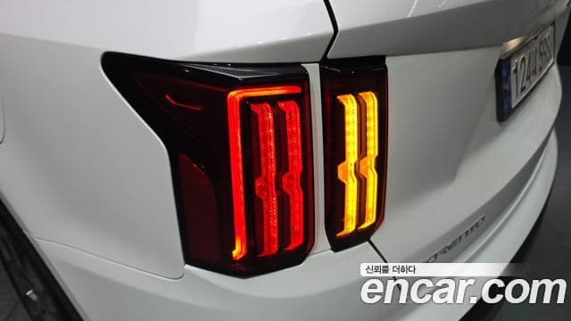 Kia Sorento 2023 — ფოტო 7/36