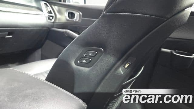 Kia Sorento 2023 — ფოტო 32/36