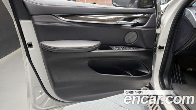 BMW X6 2018 — Photo 9/29