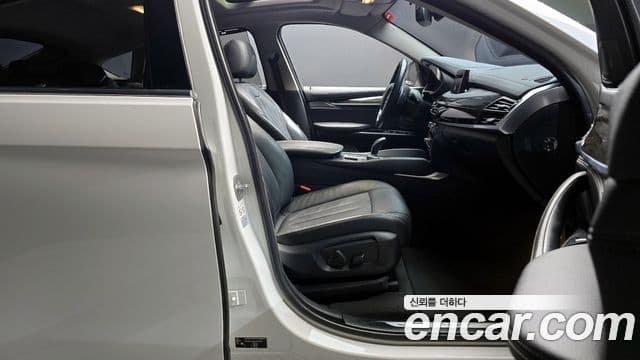 BMW X6 2018 — Photo 27/29