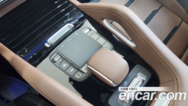 Mercedes-Benz GLE-Class 2025 — ფოტო 17/20