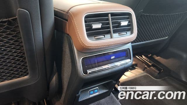 Mercedes-Benz GLE-Class 2025 — ფოტო 15/20