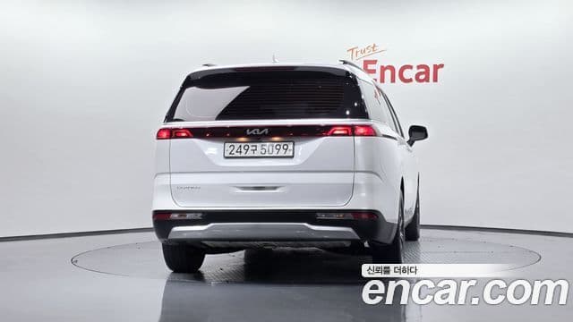 Kia Carnival 2022 — ფოტო 4/20