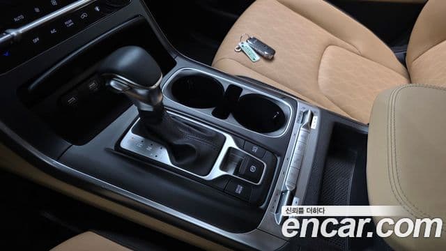 Kia Carnival 2022 — фото 9 из 20