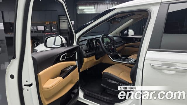 Kia Carnival 2022 — ფოტო 10/20