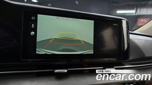 Kia Carnival 2022 — ფოტო 17/20