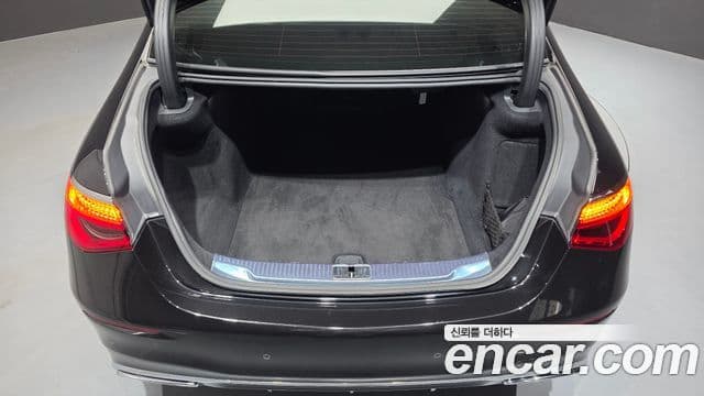Mercedes-Benz S-Class 2022 — фото 17 из 20