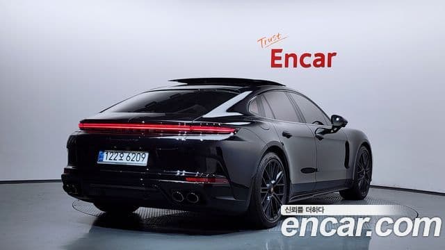Porsche Panamera 2025 — Photo 1/38