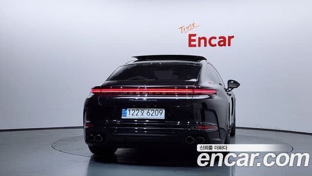 Porsche Panamera 2025 — Photo 31/38