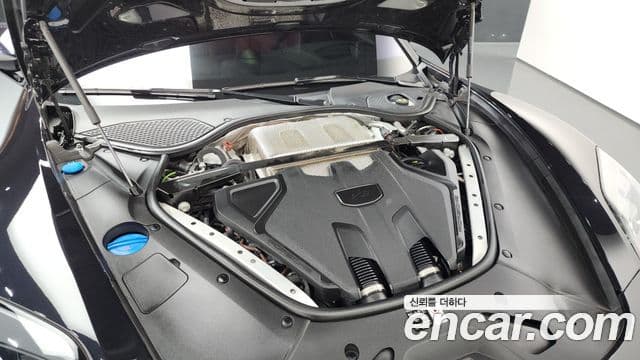 Porsche Panamera 2025 — Photo 18/38