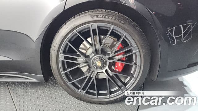 Porsche Panamera 2025 — Photo 22/38